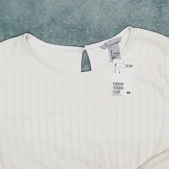 Cream Longsleeve Pull Over Top - Picture 2 of 6